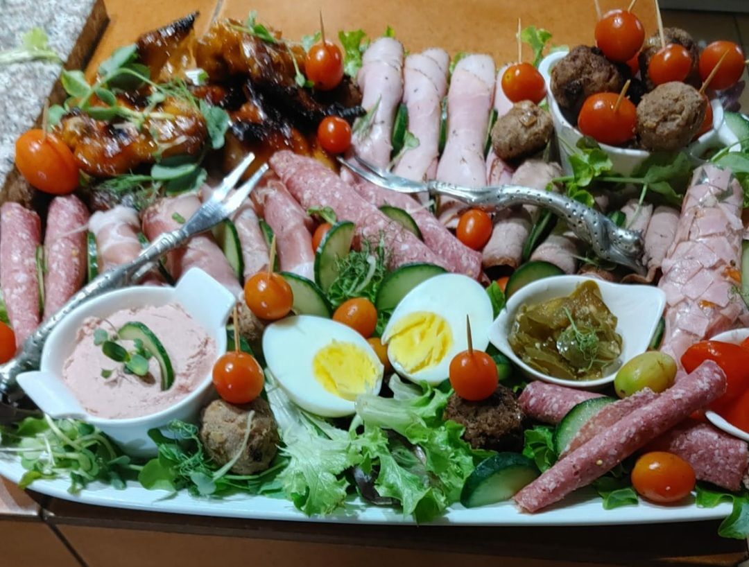 Cold meat platter